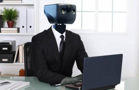 Robot cu job la birou