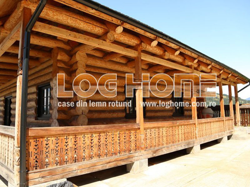 Case din lemn rotund de la Loghome