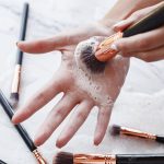 Cum să îţi cureti corect pensulele de makeup