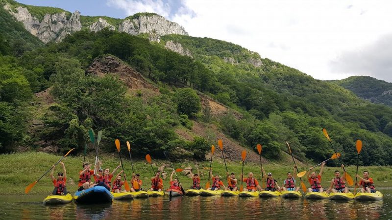 Activitati de team building pe Valea Cernei