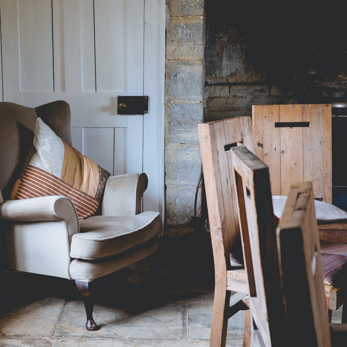 Amenajarea locuinței în stil shabby chic: 3 reguli