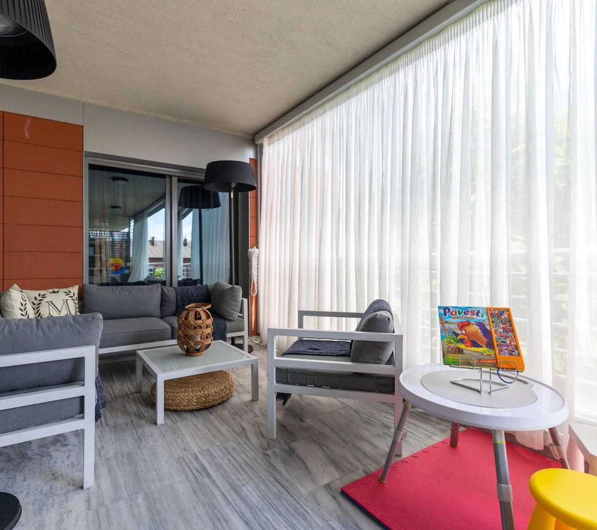 Cum să-ți transformi balconul într-un spațiu de relaxare