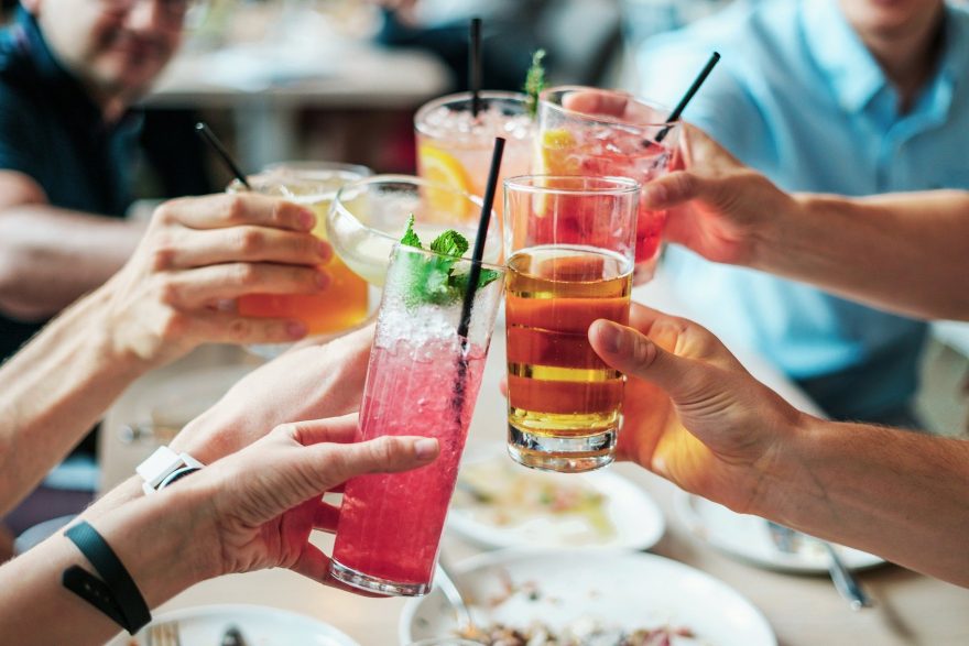 Tipuri de cocktailuri alcoolice: 3 cele mai populare