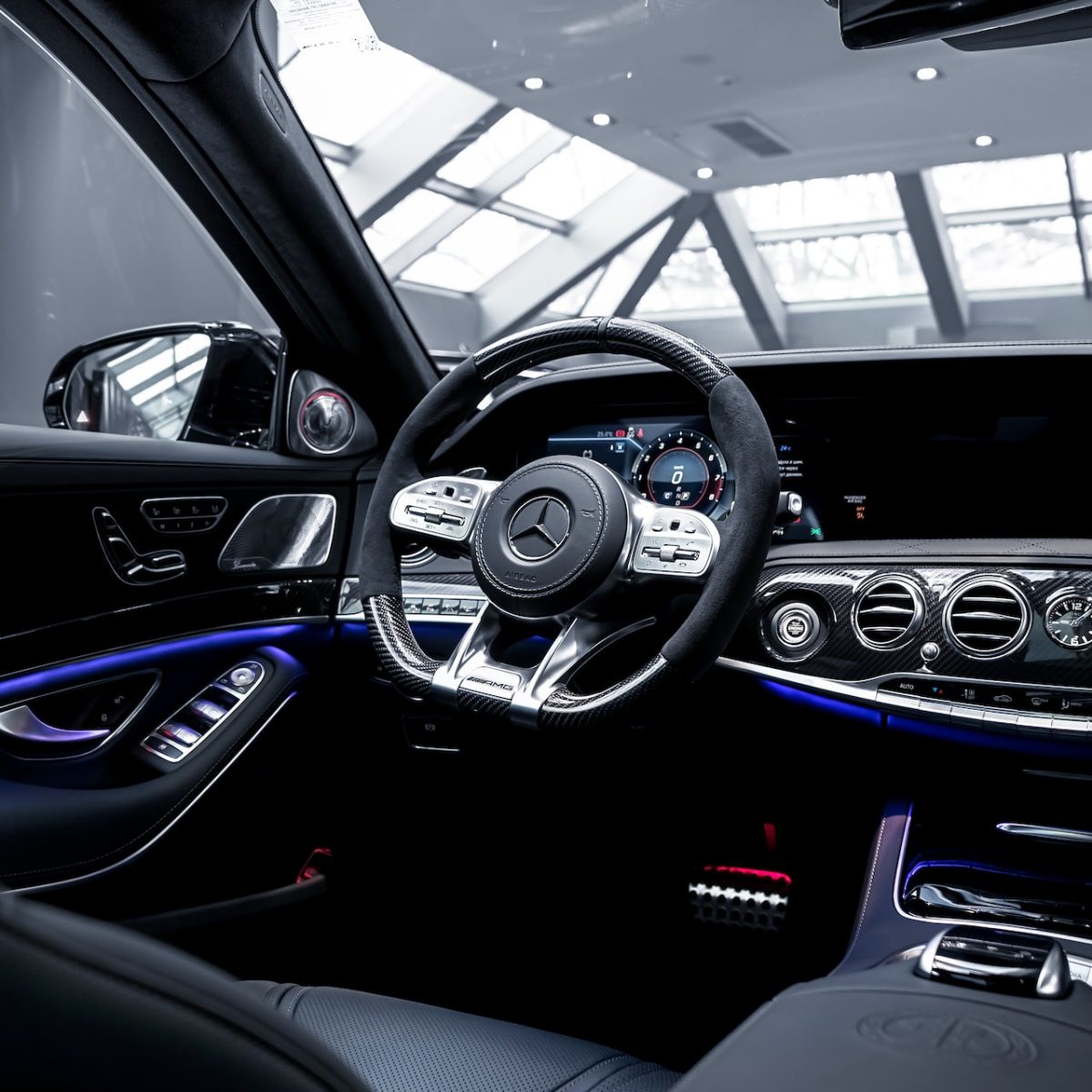 Produse și instrumente recomandate pentru curățarea interiorului auto ca un profesionist
