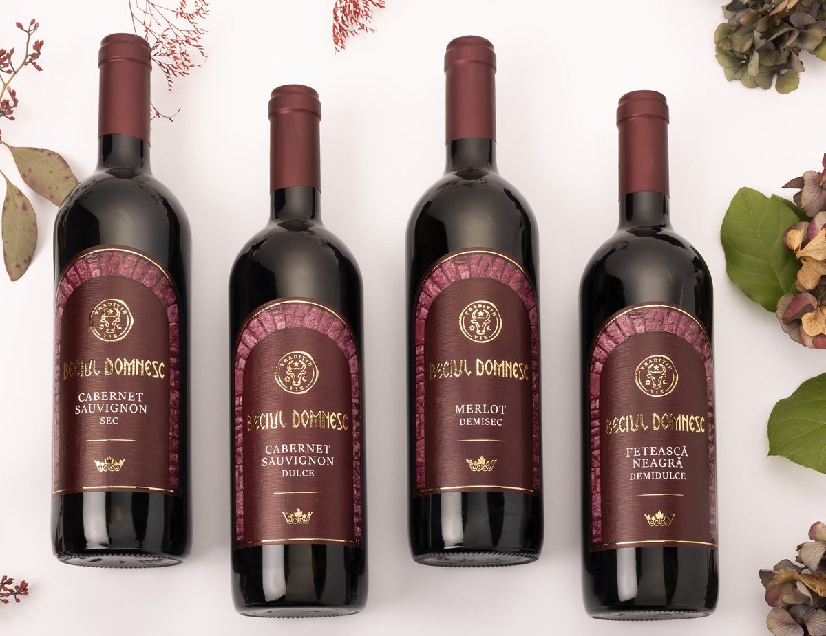 Sărbătorim Crăciunul românește, cu vin Beciul Domnesc. Tradiție vie!
