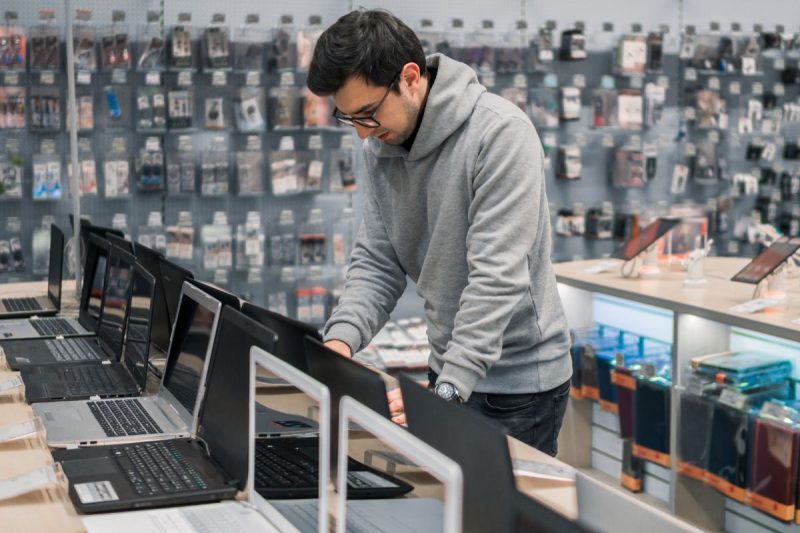Cum să alegi cel mai bun laptop pentru munca de acasă