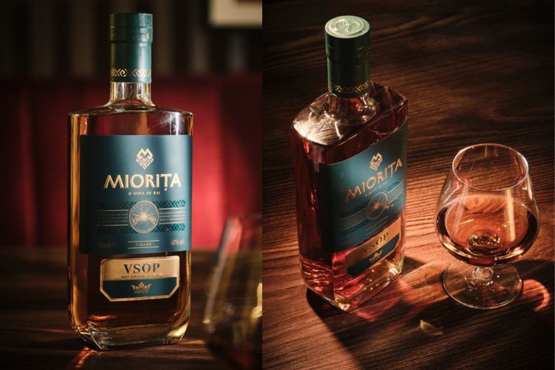 Timpul și Simplitatea: Lecții de la un Ceas de Buzunar și Vinarsul Miorița