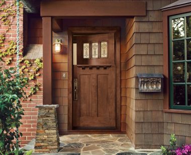Uşi din lemn masiv pentru interiorexterior produse în România