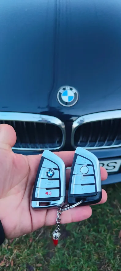 De ce o cheie auto cu cip costă 250 de lei la un specialist și 600+ lei la dealer